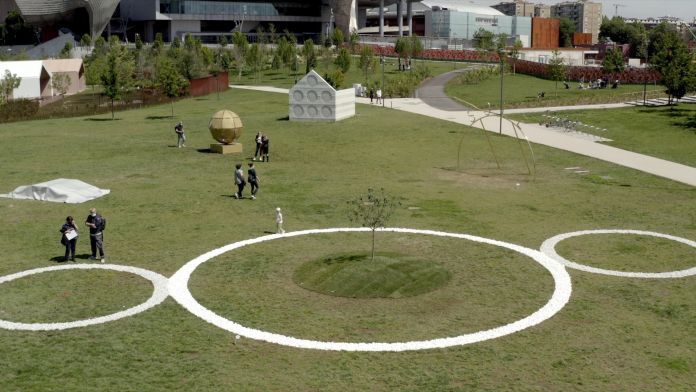 L’amor che move il sole e l’altre stelle Exhibit at CityLife Park in Milan (2021)
