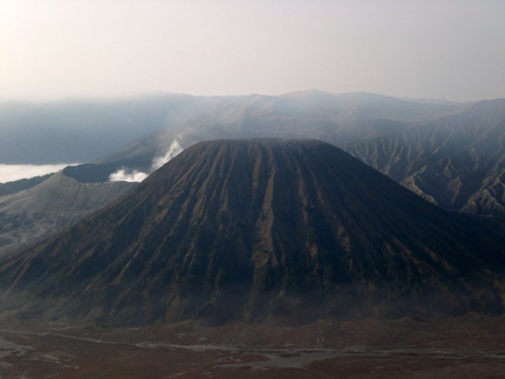 Claudia Tavani, “Ring of Fire or Circle of Hell? Crossing Dante’s Inferno on Mount Bromo” (2015)