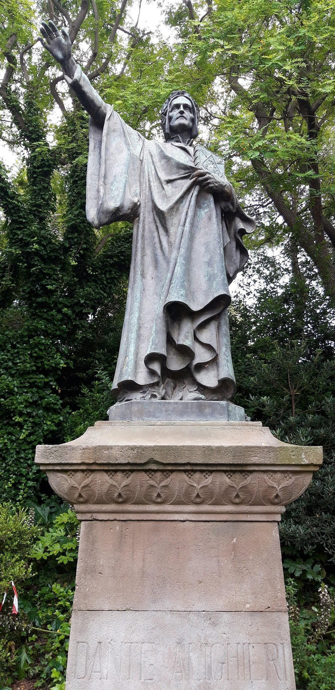 Monument to Dante, Barcelona (1921)
