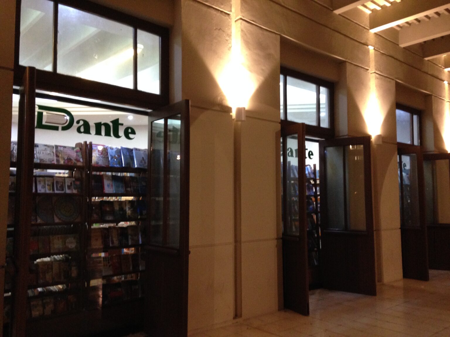 Librería Dante, Merida, Mexico (since 1977)