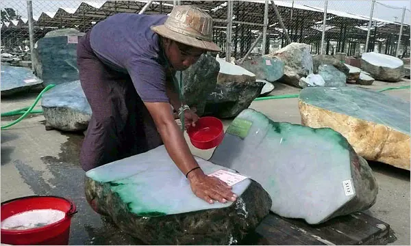 Daniel Pepper, “Aftermath of a Revolt: Myanmar’s Lost Year” (2008)